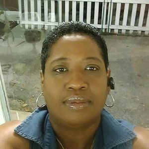 Meet your Posher, Dionne